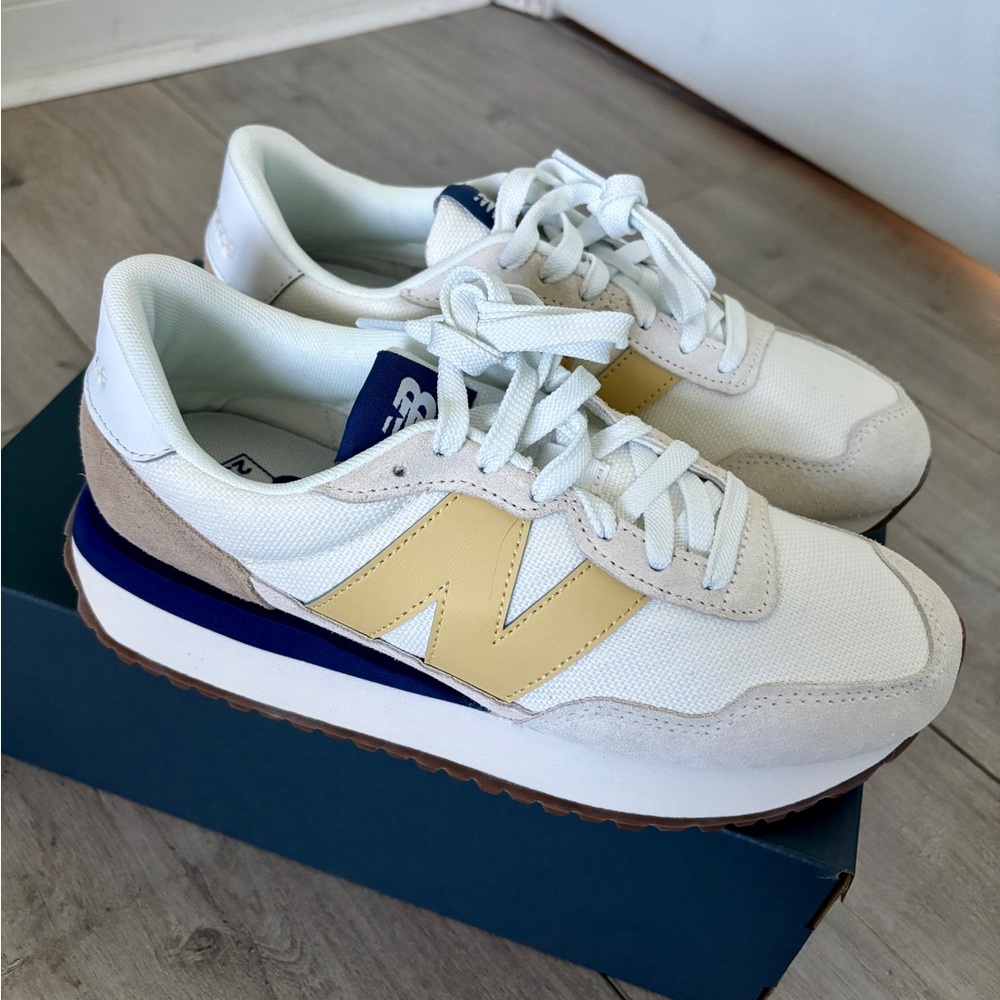 New Balance Women’s Cream and Blue Sneakers- BRAND NEW